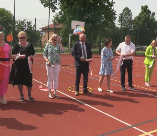 W GMINIE GRĘBÓW INWESTUJĄ – W ZABRNIU POWSTAŁO NOWE BOISKO