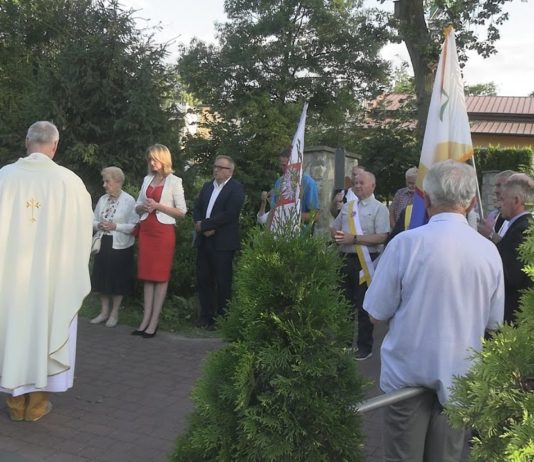 W ROCZNICĘ KRWAWEJ NIEDZIELI – W TARNOBRZEGU UPAMIĘTNILI POMORDOWANYCH POLAKÓW