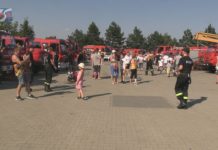 DRUGI ZLOT W GRĘBOWIE – WOZY STRAŻACKIE OPANOWAŁY PLAC TARGOWY