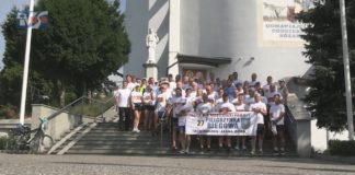 TRADYCJA ZOSTAŁA PODTRZYMANA – POBIEGLI Z TARNOBRZEGA NA JASNĄ GÓRĘ