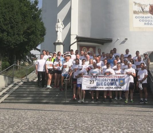 TRADYCJA ZOSTAŁA PODTRZYMANA – POBIEGLI Z TARNOBRZEGA NA JASNĄ GÓRĘ