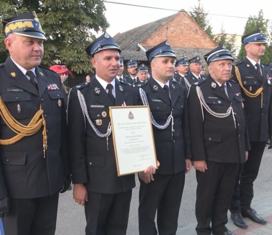 POTRÓJNE ŚWIĘTO W DĄBROWICY – HISTORYCZNA CHWILA OCHOTNICZEJ STRAŻY POŻARNEJ