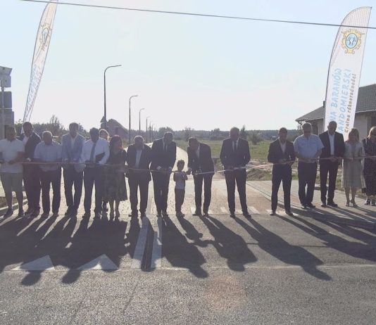 SAMORZĄD BARANOWA SANDOMIERSKIEGO INWESTUJE – W SKOPANIU POWSTAŁA NOWA DROGA