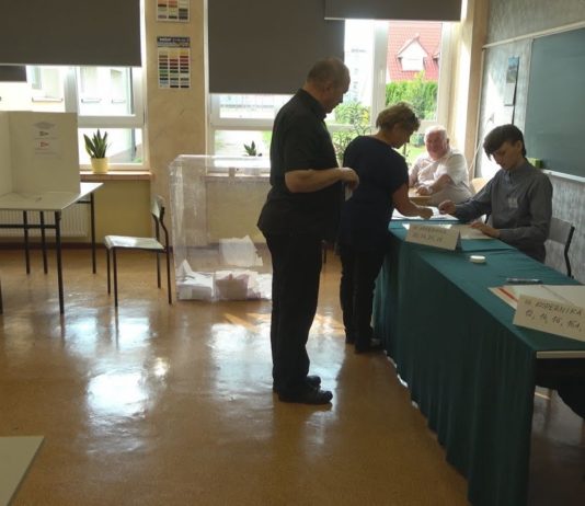 TARNOBRZESKIE REFERENDUM BEZ SUKCESU – CO DALEJ ZE SPALARNIĄ ŚMIECI NAD JEZIOREM?