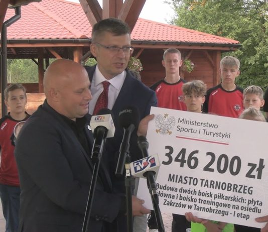 SPORTOWA INWESTYCJA W ZAKRZOWIE – PIŁKARZE JUNIORA BĘDĄ MIELI DOGODNE WARUNKI