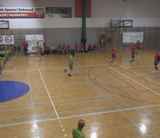SŁABY MECZ WISŁY SANDOMIERZ – WYSOKIE ZWYCIĘSTWO PIŁKARZY RĘCZNYCH Z CHRZANOWA