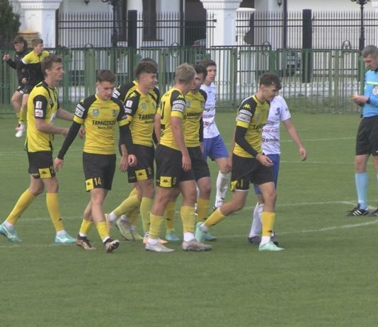 EFEKTOWNA WYGRANA REZERW SIARKI TARNOBRZEG – JEZIORAK CHWAŁOWICE ROZGROMIONY