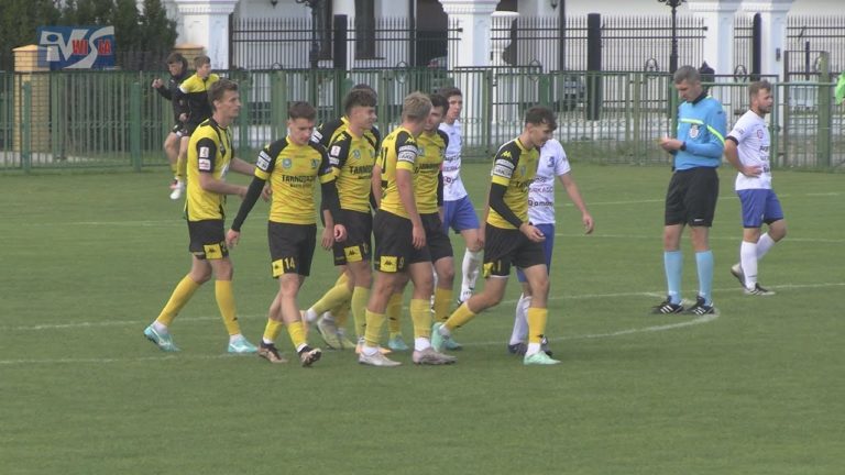 EFEKTOWNA WYGRANA REZERW SIARKI TARNOBRZEG – JEZIORAK CHWAŁOWICE ROZGROMIONY