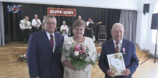 MAŁŻONKOWIE ODEBRALI MEDALE – ZŁOTE GODY W GRĘBOWIE