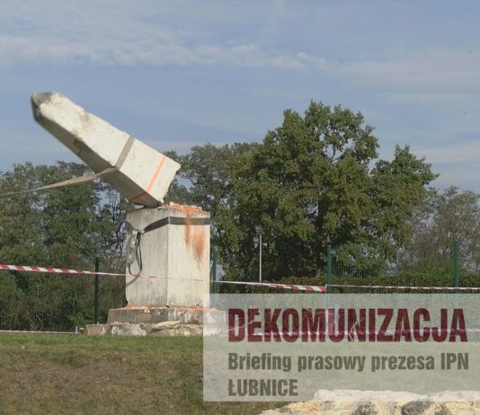DEKOMUNIZACJA W ŁUBNICACH – ZDEMONTOWANO SOWIECKI POMNIK