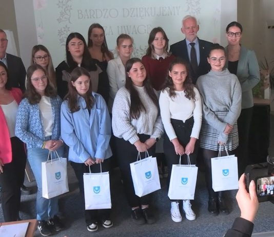 MAJĄ POMYSŁ NA PLAC BARTOSZA GŁOWACKIEGO – W TARNOBRZESKIM „ROLNIKU” POWSTAŁY PROJEKTY