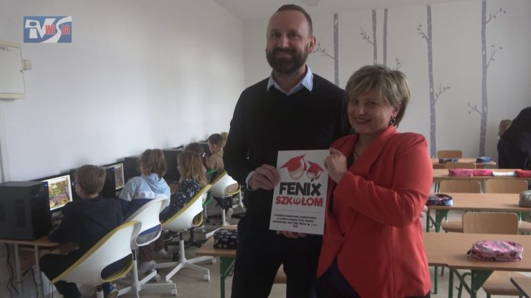 „FENIX SZKOŁOM” – W MIECHOCINIE POWSTAŁA NOWOCZESNA PRACOWNIA DLA UCZNIÓW
