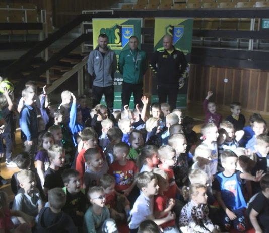 PIERWSZY TRENING PEŁEN EMOCJI – NABÓR DO PIŁKARSKIEGO PRZEDSZKOLA SIARKI TARNOBRZEG