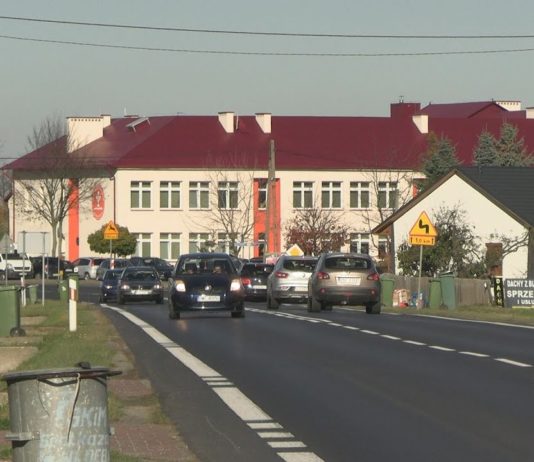 PRZY DRODZE KRAJOWEJ BĘDZIE BEZPIECZNIEJ – NA TERENIE GMINY NOWA DĘBA POWSTANIE KOLEJNY CHODNIK