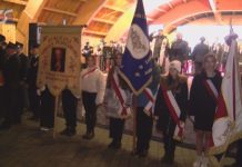 UPAMIĘTNILI ROCZNICĘ ODZYSKANIA NIEPODLEGŁOŚCI – PATRIOTYCZNA WIECZORNICA W GRĘBOWIE