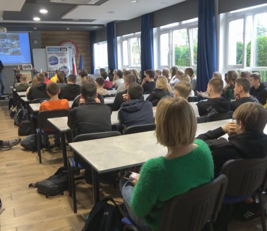 OWOCNA WSPÓŁPRACA W „BUDOWLANCE” – UCZNIOWIE ZDOBYWAJĄ CENNE DOŚWIADCZENIE