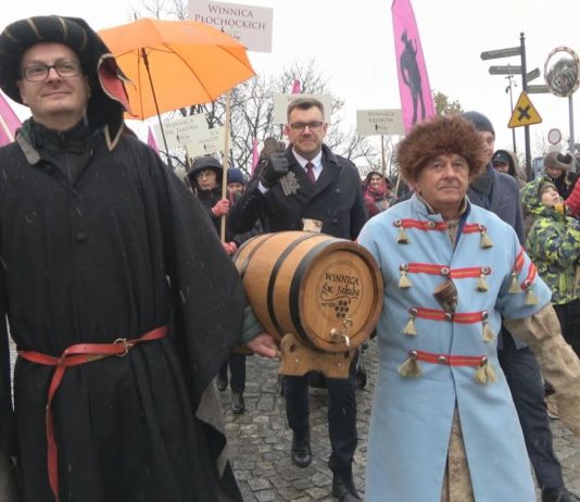 WINO W ROLI GŁÓWNEJ – UDANE ŚWIĘTOWANIE W SANDOMIERZU