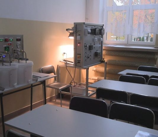 NOWOŚĆ DLA UCZNIÓW W NOWEJ DĘBIE – POWSTAŁA NOWOCZESNA PRACOWNIA