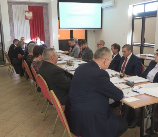 RADA GMINY BYŁA ZGODNA – W GORZYCACH UCHWALONO BUDŻET