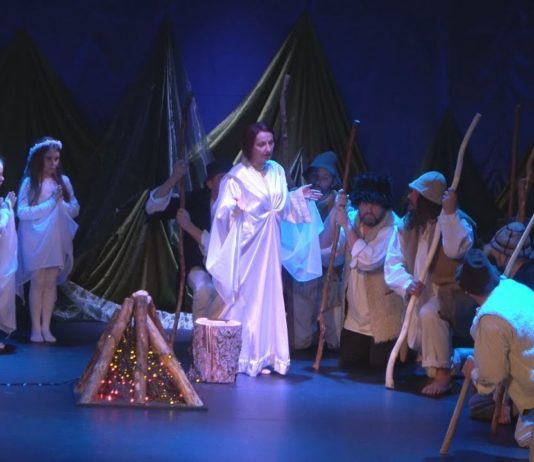 PRZYGOTOWALI NIEZWYKŁE JASEŁKA – ZAPRASZAMY DO BARANOWA SANDOMIERSKIEGO