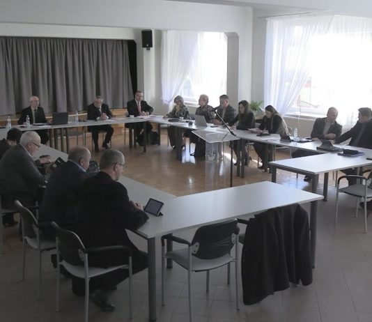 BUDŻET GMINY GRĘBÓW UCHWALONY – RADNI JEDNOGŁOŚNIE PRZYJĘLI KLUCZOWĄ UCHWAŁĘ