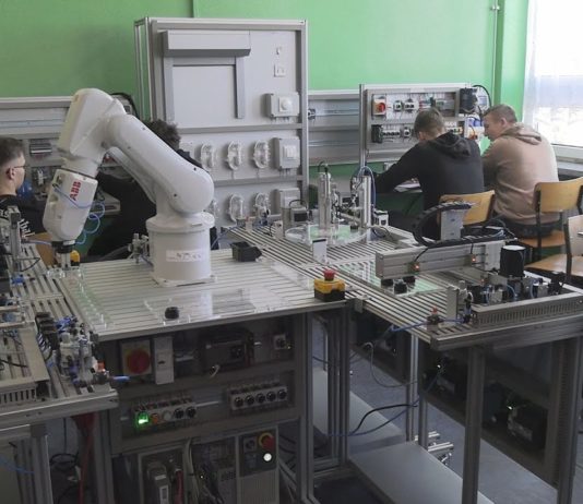 NOWE MOŻLIWOŚCI W „GÓRNIKU” – POWSTAŁA NOWOCZESNA PRACOWNIA DLA UCZNIÓW