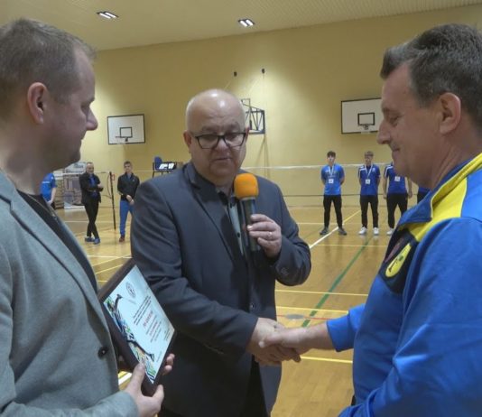 PEŁEN WSPOMNIEŃ TURNIEJ BADMINTONA – STAL NOWA DĘBA ZAKOŃCZYŁA ŚWIĘTOWANIE JUBILEUSZU