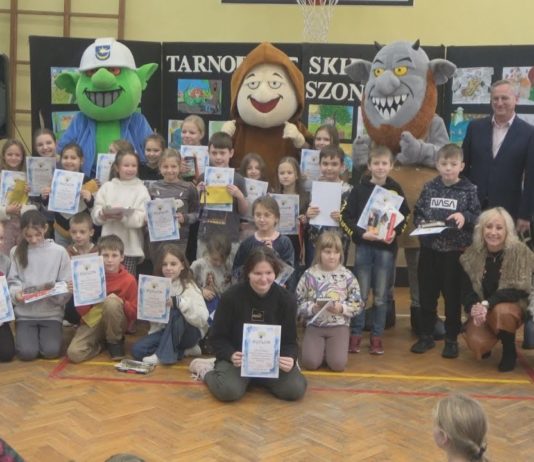 POZNAJEMY TARNOBRZESKIE STRASZONY – KONKURS PLASTYCZNY W „CZWÓRCE”