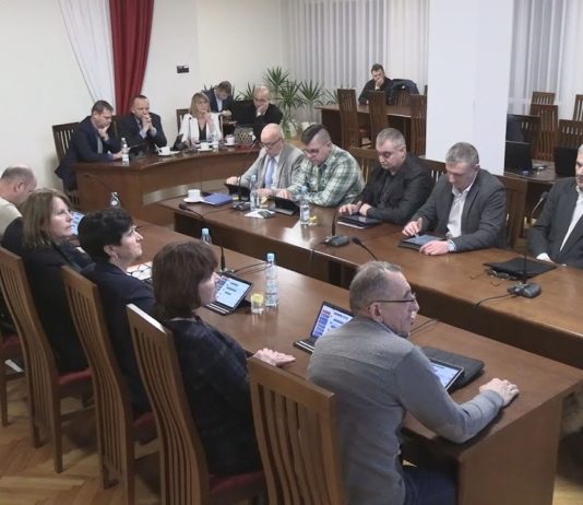 ZGODNA I WSPÓŁPRACA W BARANOWIE SANDOMIERSKIM – RADA MIEJSKA UCHWALIŁA BUDŻET