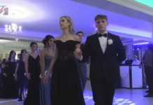 UROCZYSTY BAL MATURALNY – UDANA STUDNIÓWKA MATURZYSTÓW Z GRĘBOWA