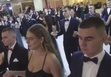 UROCZYSTY BAL W TARNOBRZEGU – STUDNIÓWKA MATURZYSTÓW Z „BUDOWLANKI”