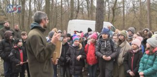 ZAWIESILI BUDKI DLA PTAKÓW – LIGA OCHRONY PRZYRODY UCZCIŁA JUBILEUSZ