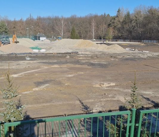 W TARNOBRZEGU POWSTAJE WYCZEKIWANE BOISKO – BUDOWA CENTRUM SPORTOWEGO ROZPOCZĘTA