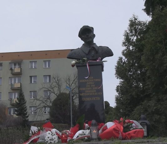 UPAMIĘTNILI ŻOŁNIERZY NIEZŁOMNYCH – UROCZYSTOŚĆ PATRIOTYCZNA W TARNOBRZEGU