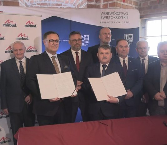 UMOWA NA BUDOWĘ DROGI PODPISANA – W SANDOMIERZU WYKONAJĄ STRATEGICZNĄ INWESTYCJĘ