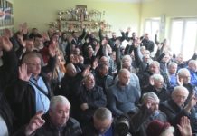 NIE CHCĄ MASZTU W CENTRUM OSIEDLA – MIESZKAŃCY TARNOBRZESKIEGO MOKRZYSZOWA ZAPROTESTOWALI