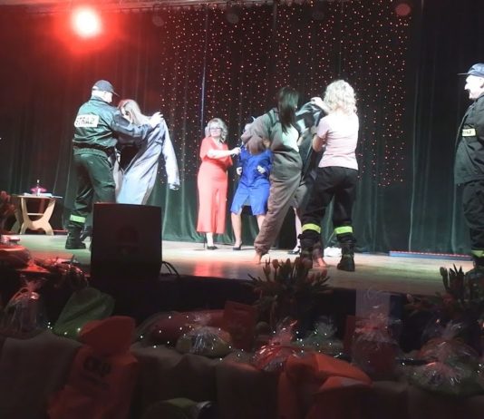 BABINIEC Z OKAZJI DNIA KOBIET – W GORZYCACH NA WESOŁO I Z PRZYMRUŻENIEM OKA