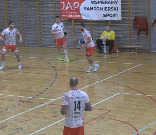 PORAŻKA PIŁKARZY RĘCZNYCH WISŁY SANDOMIERZ – TRZY PUNKTY DLA DRUŻYNY Z PRZEMYŚLA