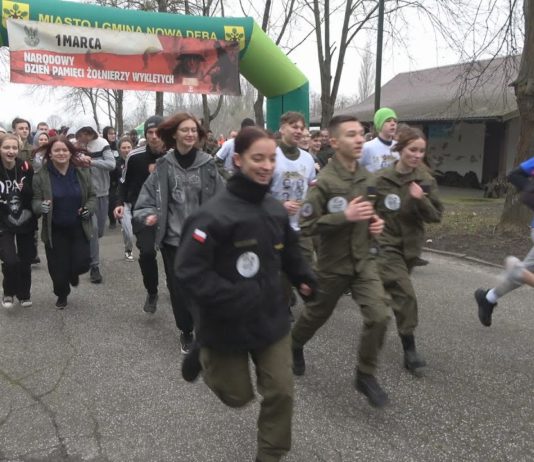 POBIEGLI TROPEM WILCZYM – W NOWEJ DĘBIE UPAMIĘTNILI ŻOŁNIERZY WYKLĘTYCH