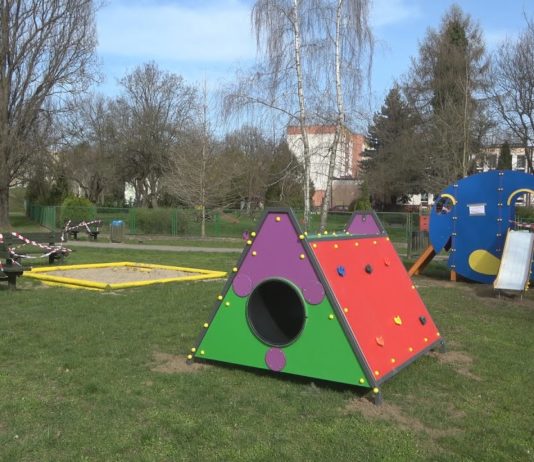 Z MYŚLĄ O NAJMŁODSZYCH – W SANDOMIERZU ZAINWESTUJĄ W PLACE ZABAW