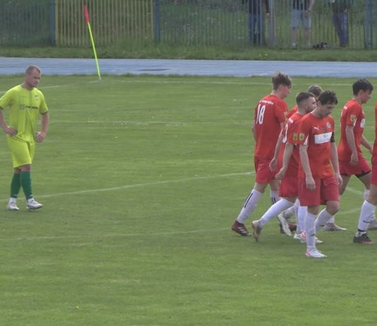 STAL NOWA DĘBA WYWALCZYŁA TRZY PUNKTY – AZALIA WOLA ZARCZYCKA POKONANA