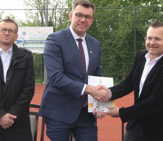 DUŻA INWESTYCJA W SANDOMIERZU – SZKOŁA DOCZEKA SIĘ HALI SPORTOWEJ