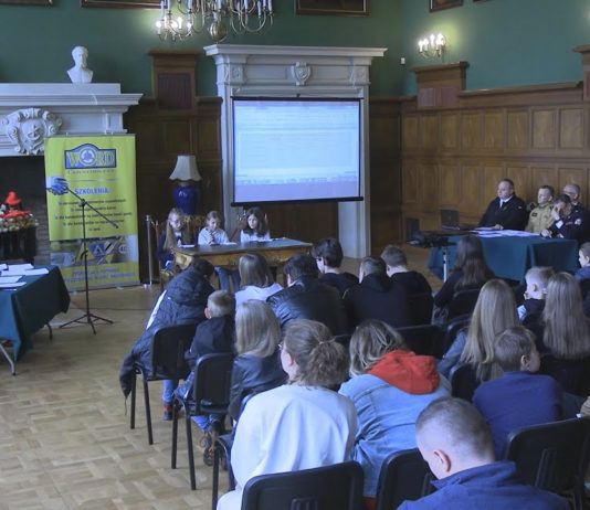 MŁODZIEŻ ZAPOBIEGA POŻAROM – W TARNOBRZEGU PRZEKAZUJĄ BEZCENNĄ WIEDZĘ