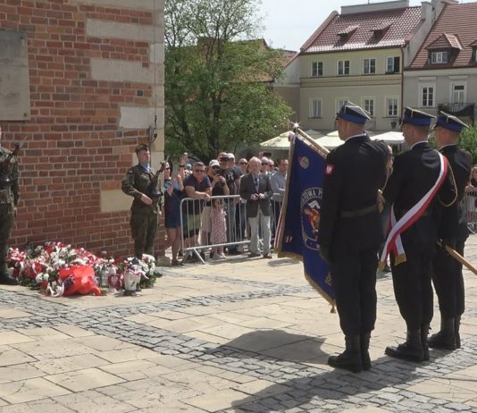 ODDALI HOŁD TWÓRCOM KONSTYTUCJI – NARODOWE ŚWIĘTO TRZECIEGO MAJA W SANDOMIERZU