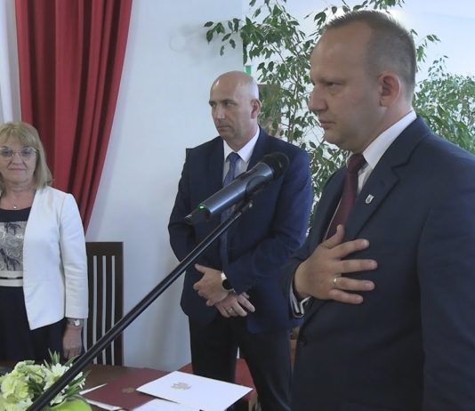 NOWA KADENCJA OFICJALNIE ROZPOCZĘTA – ŚLUBOWANIE BURMISTRZA W BARANOWIE SANDOMIERSKIM