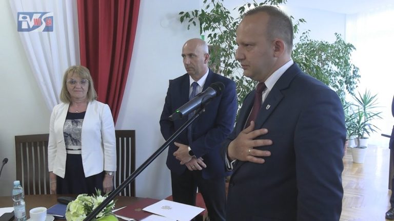 NOWA KADENCJA OFICJALNIE ROZPOCZĘTA – ŚLUBOWANIE BURMISTRZA W BARANOWIE SANDOMIERSKIM