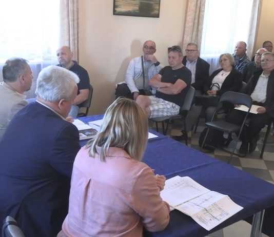 MIESZKAŃCY MIECHOCINA PRZECIWKO BUDOWIE MASZTU – JAKIE BĘDĄ DALSZE LOSY INWESTYCJI?