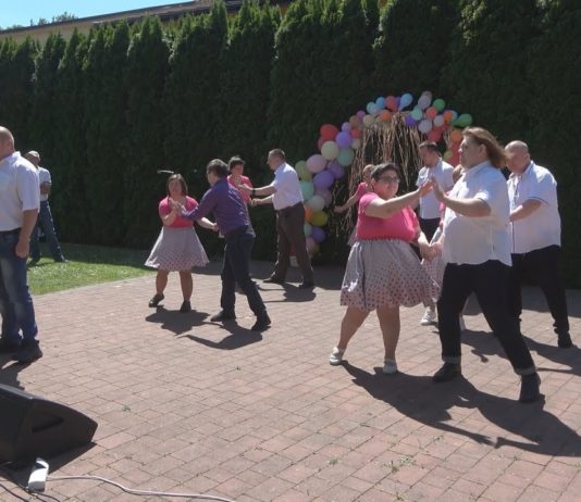 SOLIDARNI Z OSOBAMI NIEPEŁNOSPRAWNYMI – W TARNOBRZEGU OBCHODZILI DZIEŃ GODNOŚCI