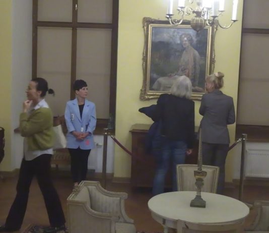 UDANA NOC MUZEÓW W TARNOBRZEGU – WIELU ZWIEDZAJĄCYCH ODWIEDZIŁO ZAMEK TARNOWSKICH