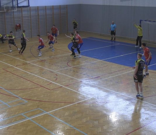 LIGOWE OSTATKI W SANDOMIERZU – PIŁKARZE RĘCZNI WISŁY PRZEGRALI Z KSSPR KOŃSKIE